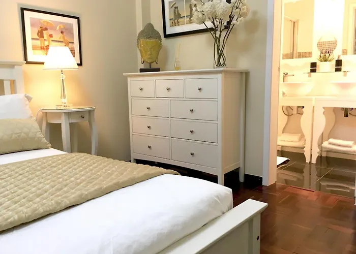 Centre - Savoy District