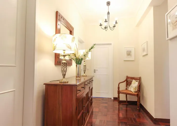 Centre - Savoy District *